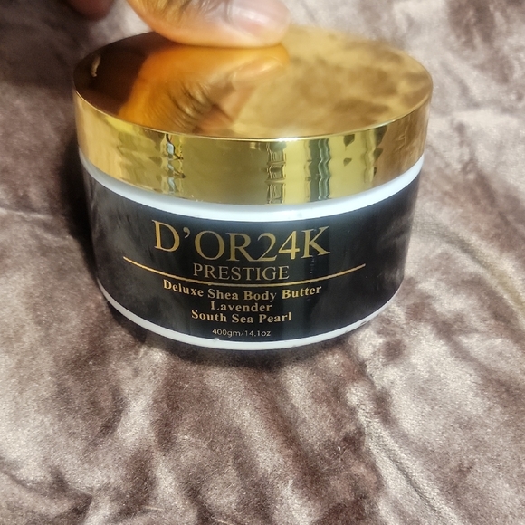 D'Or Skincare Gold and Black Moisturizer